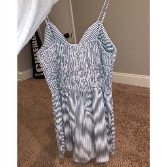 Searsucker Romper - Picture 1 of 3